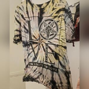 Tie-Dye Graphic T-Shirt